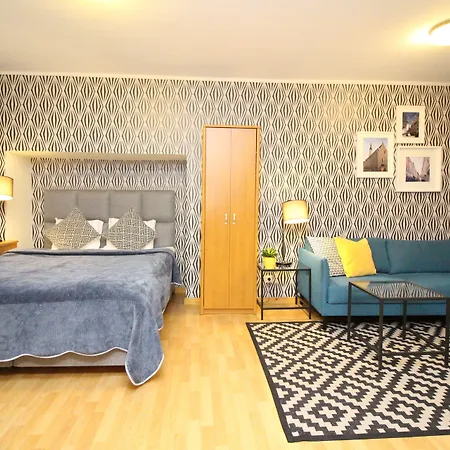 Hotel apartamentowy - Town Hall Square