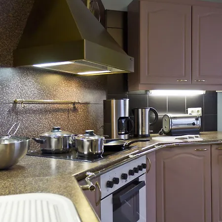 - Town Hall Square Lejlighedshotel