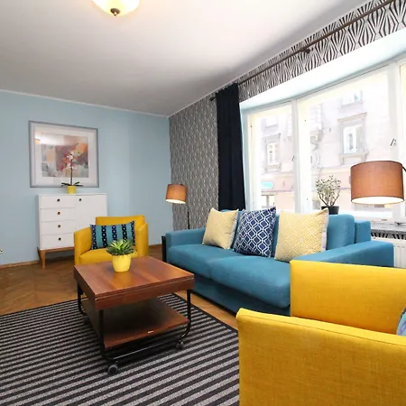 Hotel apartamentowy - Town Hall Square