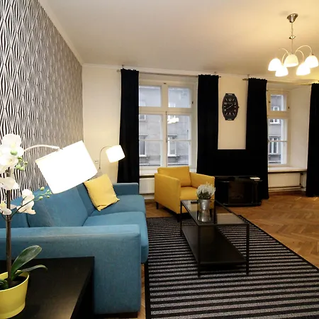 Hotel apartamentowy - Town Hall Square 3*