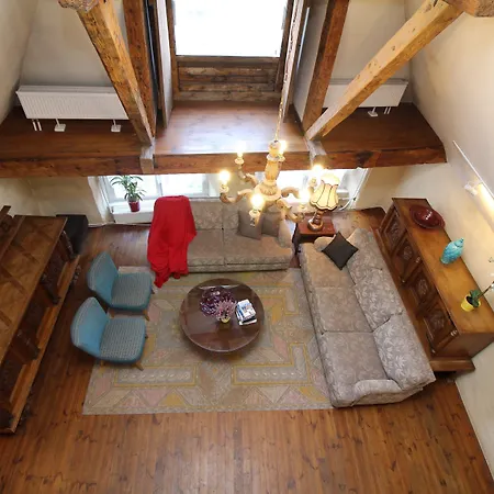 Hotel apartamentowy - Town Hall Square 3*