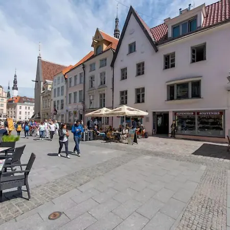 - Town Hall Square Hotel apartamentowy Tallin