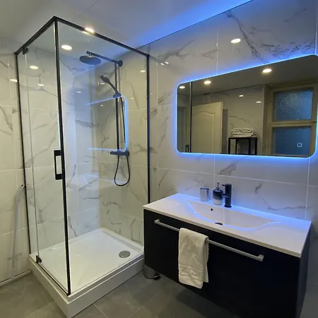 - Town Hall Square Hotel apartamentowy