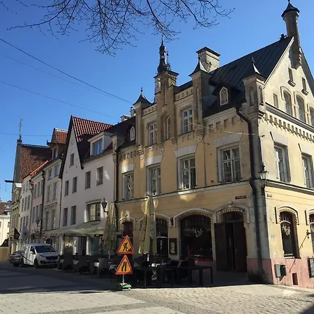 - Town Hall Square Tallin