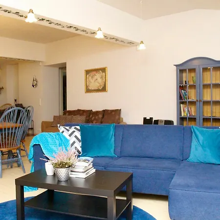 - Town Hall Square Apart Otel 3*