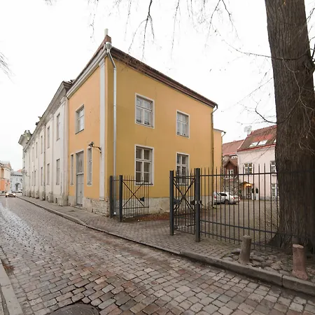 Hotel apartamentowy - Town Hall Square 3*