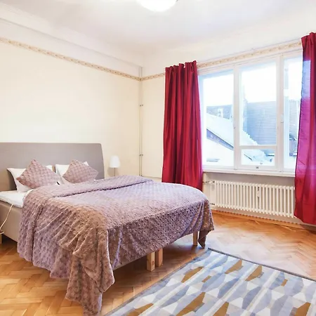- Town Hall Square Apart Otel