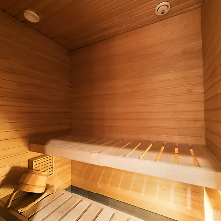 Aparthotel - Town Hall Square 3*