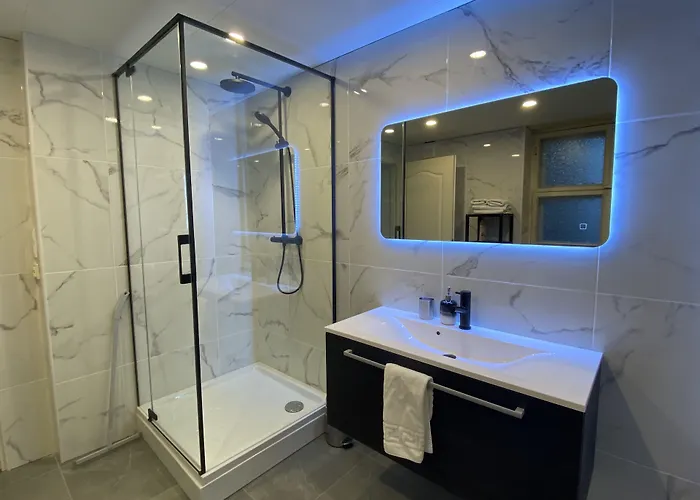 - Town Hall Square Apartmanhotel