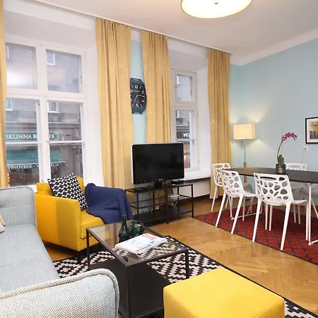 - Town Hall Square Apart Otel