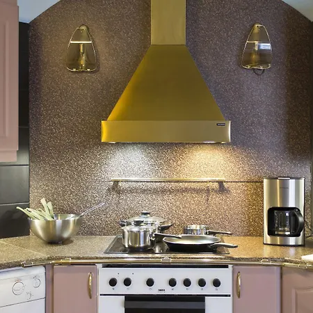 - Town Hall Square 3*