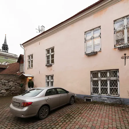 - Town Hall Square Aparthotel Reval