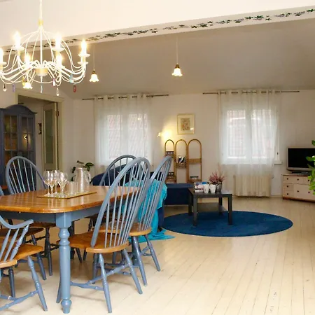 - Town Hall Square Reval