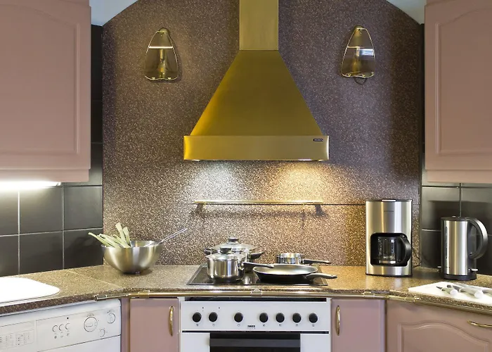 塔林市政厅广场 - 城市公寓 3*